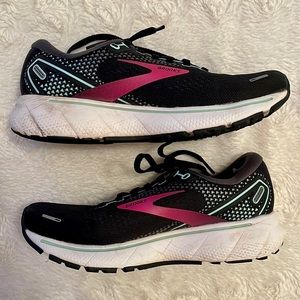 Brooks Ghost 14 Running Shoe Size 7.5 Great Condition Black/Pink NEW Insoles